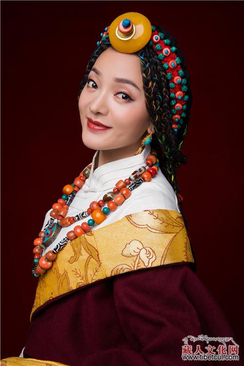 藏族歌手扎西措首张个人母语专辑《心镜》即将面世