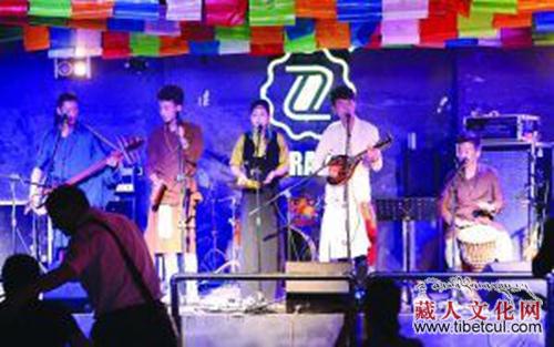 南京与爱同行5位藏族歌手用天籁之音“感恩义演”