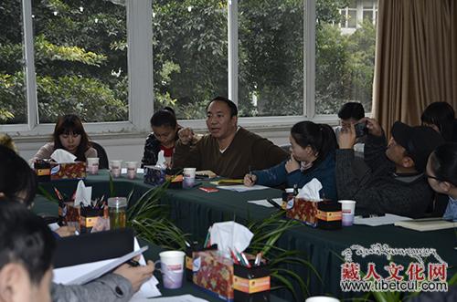 “藏区公益座谈会”在成都市举行：由四川团委举办