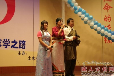 内地藏族大学生举办慈善义演情系家乡失学儿童