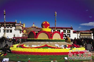 喜迎春节藏历新年 拉萨市内花雕景观惹人爱