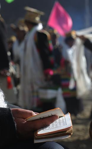 西藏各地举行春耕仪式
