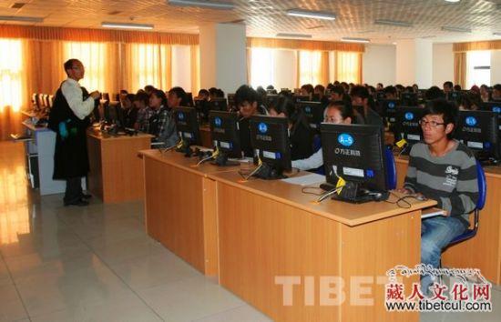 西藏自治区网民过百万  互联网促进当地文化繁荣