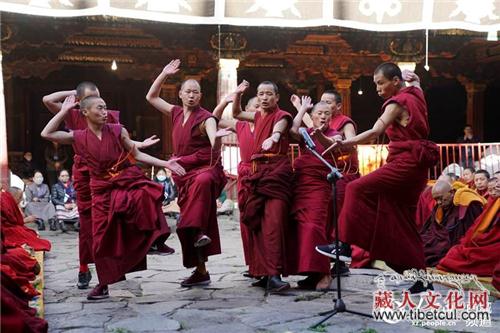九名僧人获得“格西拉让巴”藏传佛教最高学位