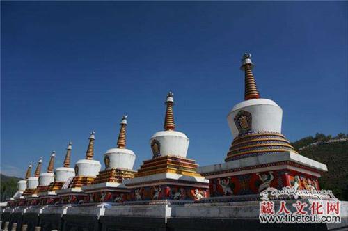 藏传佛教高僧格嘉仁波切八月六日于青海塔尔寺圆寂