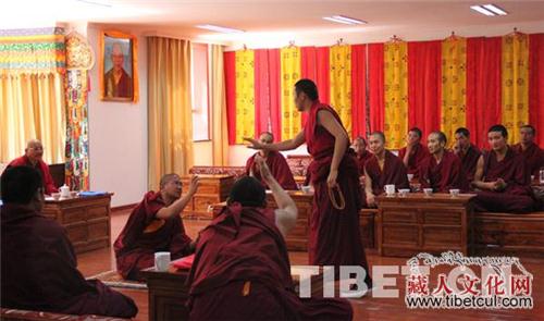 中国藏语系高级佛学院招生考试在西藏拉萨举行
