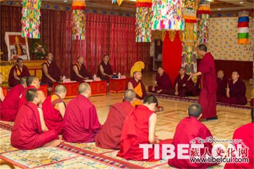 中国藏语高级佛学院举行第十四届高级学衔辩经考试