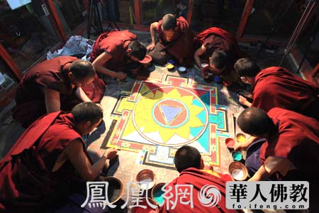 最独特、最精致的宗教艺术：藏传佛教坛城沙画