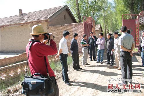 甘肃省天祝县近日举办西部作家、摄影家采风活动