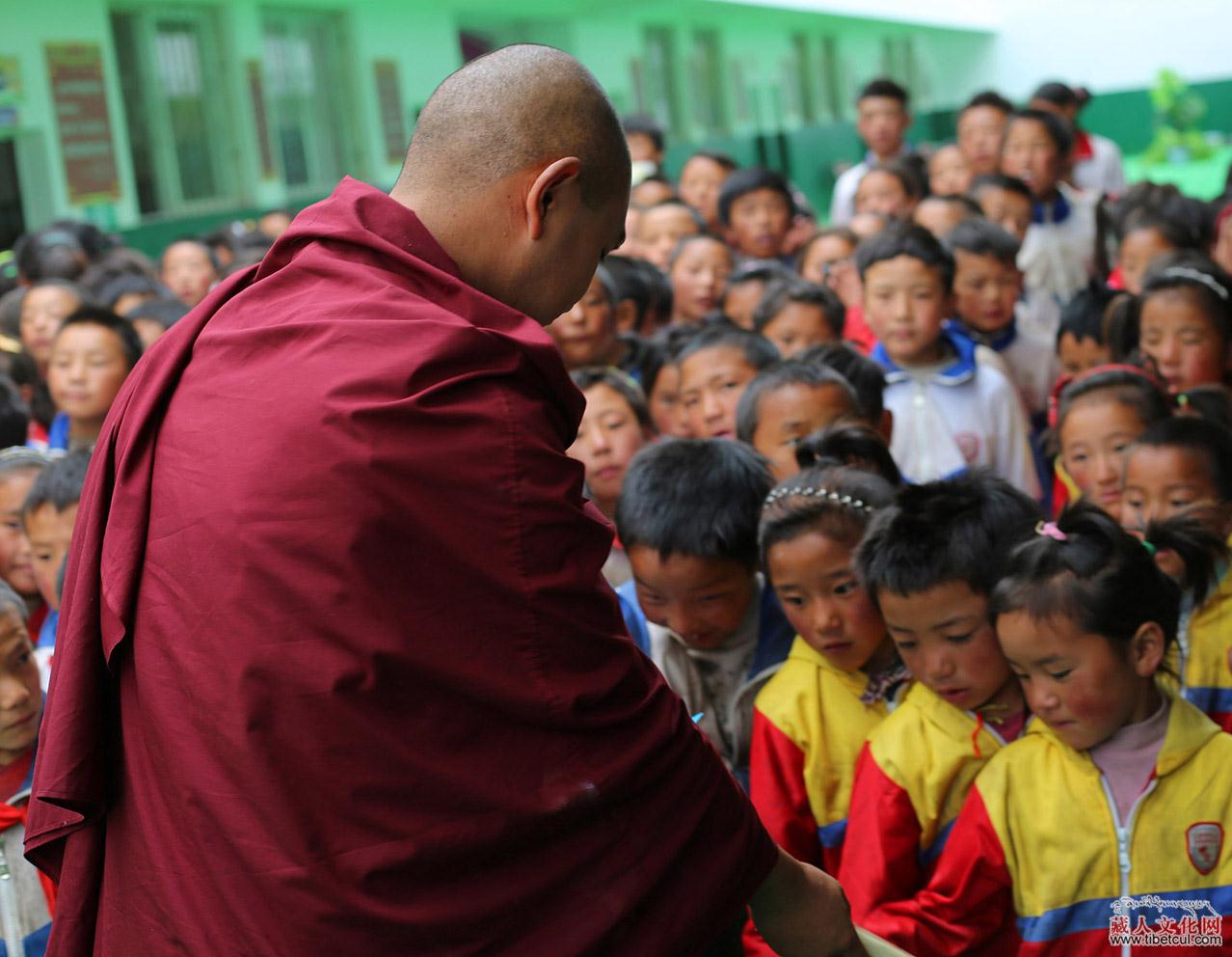 江措林活佛：慈悲之心 感动西藏