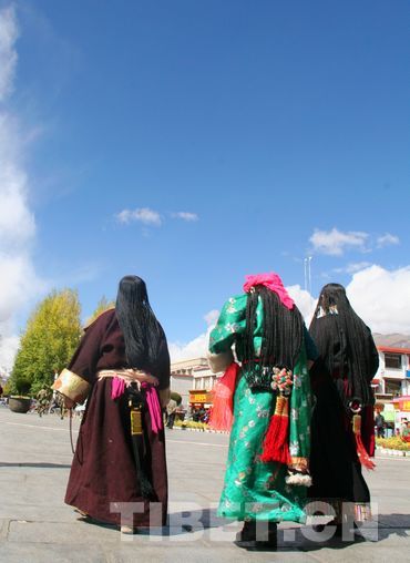 大昭寺广场来自牧区的朝佛者