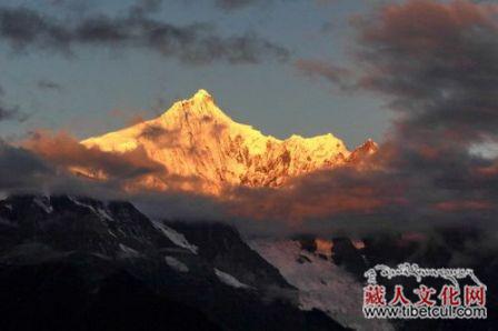 迪庆藏区的神山崇拜与生态环境