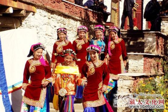 揭秘丹巴藏区“美人谷”神秘的少女成人礼