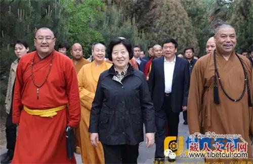 积极发挥藏传佛教在“一带一路”战略中的作用