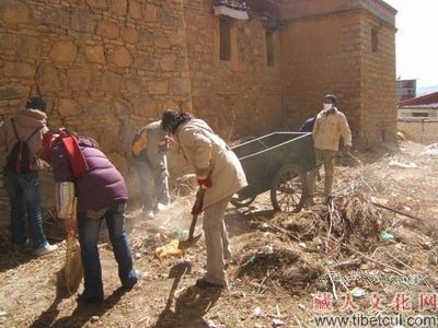 中国藏娃爱心社色拉寺举办环保活动