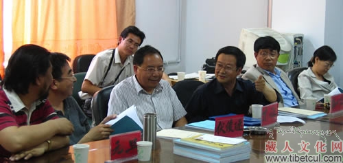 西北师范大学首届藏族文献学硕士研究生完成毕业论文答辩