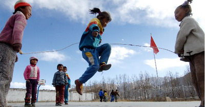 西藏自治区提高义务教育普及率