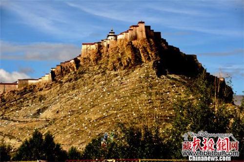 “宗堡庄园·圣地江孜”旅游推介会在拉萨举办