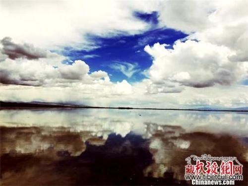 “中国天空之镜”青海茶卡盐湖4月开园迎客