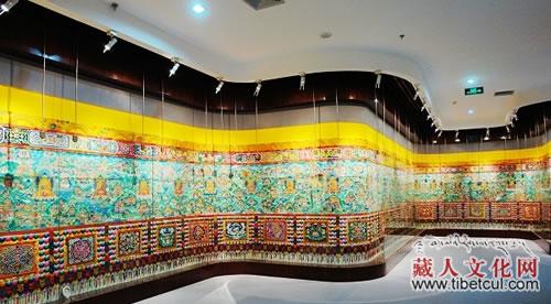走进藏医药文化博物馆看《中国藏族文化艺术彩绘大观》