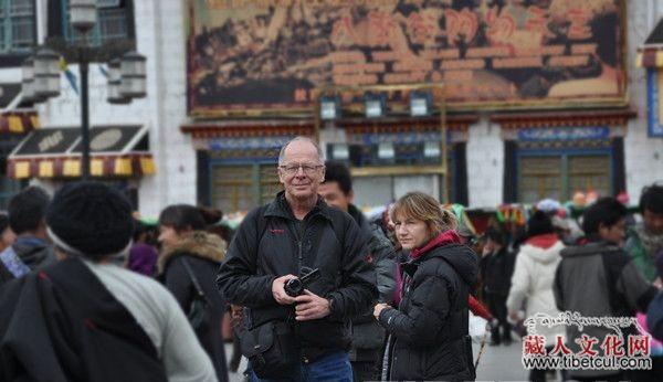 藏历水龙新年高原游：游客享祈福之旅体验藏历新年气氛