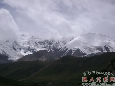 青海藏语电视赴青海果洛州采访