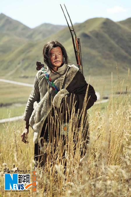 《西藏往事》到甘南藏族自治州拍摄 何润东造型曝光