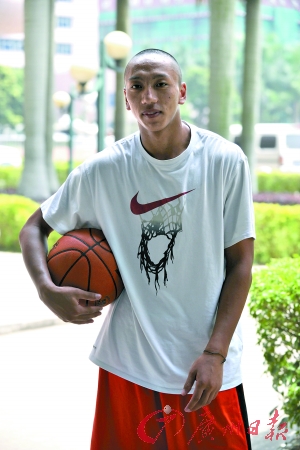 文江才仁成藏族职业篮球第一人