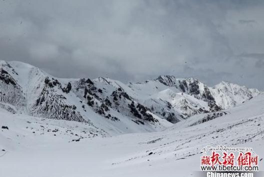 青海海北州岗什卡雪峰成滑雪登山爱好者乐园