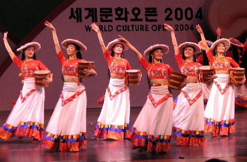 甘孜州歌舞团庆祝建团50周年