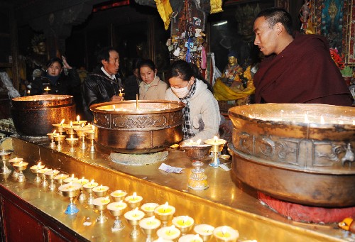 日喀则居民独特风俗祈祷风调雨顺