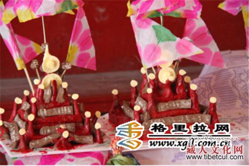 云南省德钦县云岭乡斯农村举办神山祭祀活动