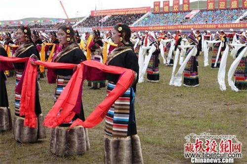 2017西藏羌塘恰青格萨尔赛马艺术节在那曲开幕