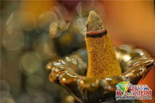 四川阿坝县：传藏香之纯静 承文化之脉搏