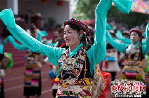 西藏江孜举行600年历史民俗活动“达玛节”