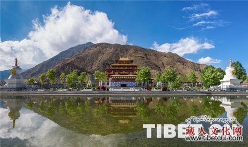 中国藏语系高级佛学院到西藏招收“博士”僧