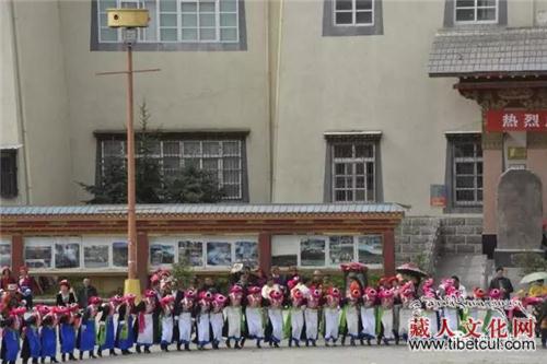 香格里拉金龙锅庄节：藏族婚礼及婚礼锅庄精彩展示