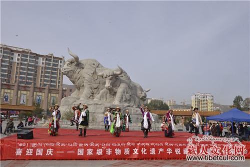 喜迎国庆 甘肃天祝举行华锐藏族民歌文艺汇演