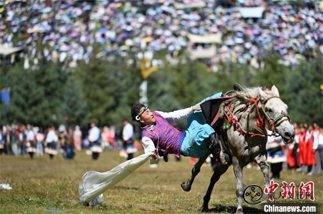 第22届九色甘南香巴拉旅游艺术节盛大开幕7.jpg