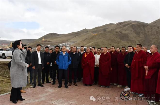 青海藏语系佛学院师生赴达日县开展现场教学