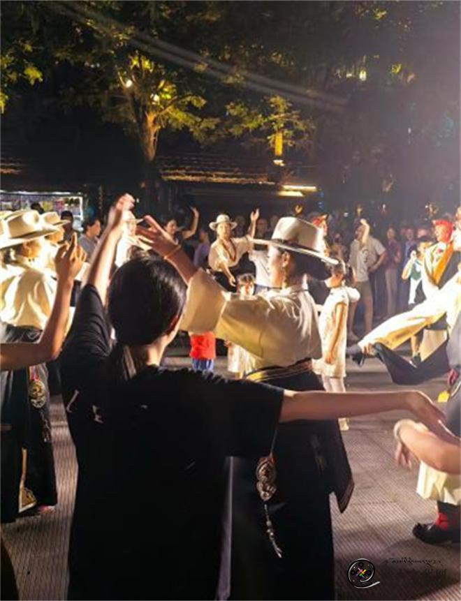 “横断秘境·四川甘孜文化展”在杭州启幕