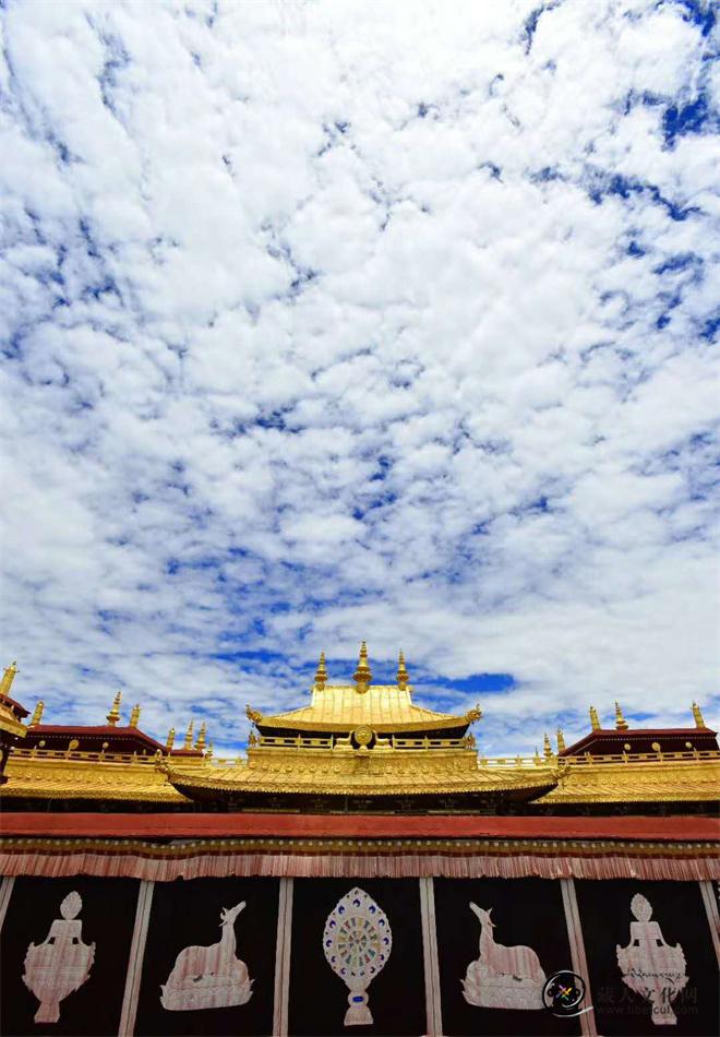 藏传佛教楼阁式佛殿在喜马拉雅南麓的发展