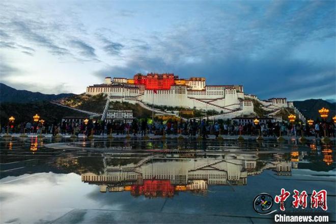 西藏发新规 导游带团参观布宫主体建筑需限时