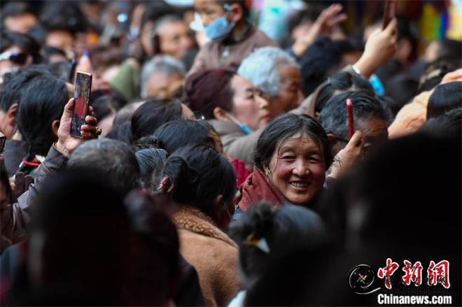 西藏迎来一年一度传统民俗节日“仙女节”