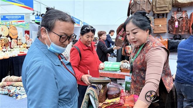 西藏拉萨首届国际文化旅游博览会盛大开幕.jpg