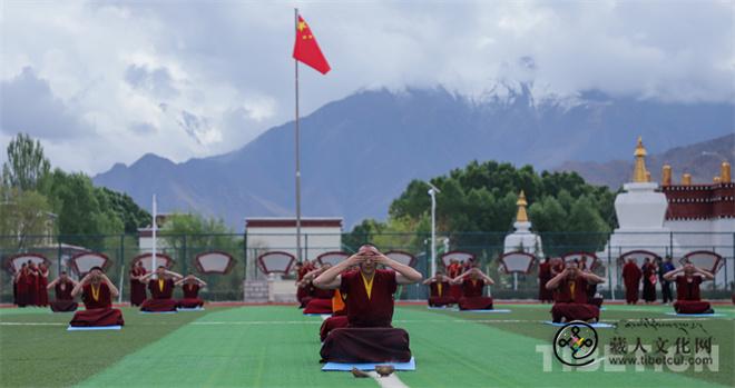 健康学修 西藏佛学院第六届运动会开幕3.jpg