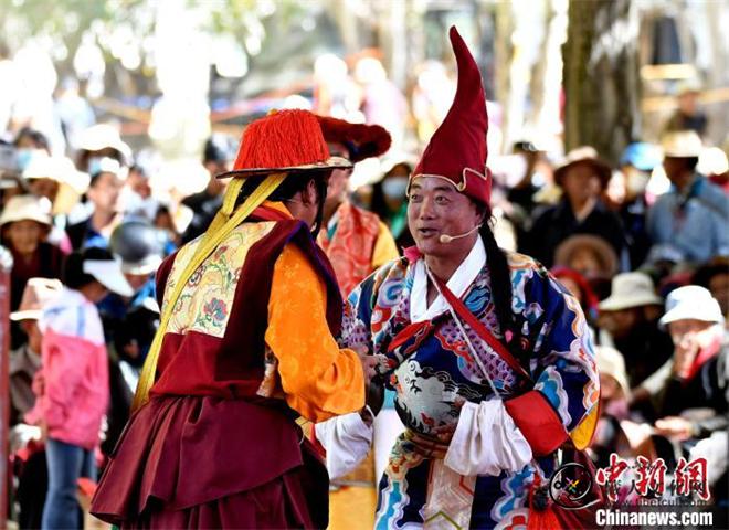 藏戏《诺桑王子》在西藏扎什伦布寺上演1.jpg