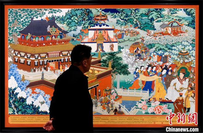 首届新时代西藏自治区民间文艺名家新创作品展拉萨开展6.jpg