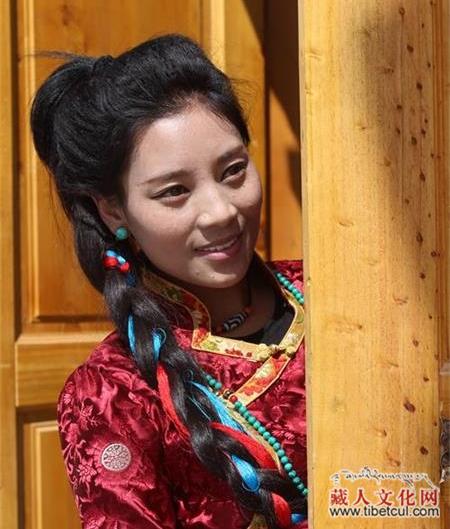 岗嘎措：来自青海的藏族新生代女歌手
