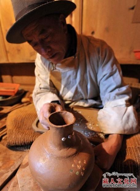 探访藏族黑陶烧制技艺传承人孙诺七林